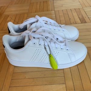 New Adidas women’s Cloudfoam advantage sneaker